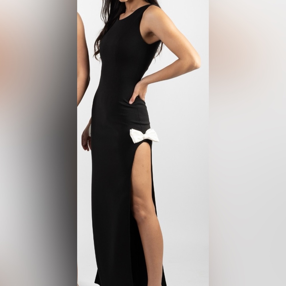 Pia Gladys Perey India Black dress white bow